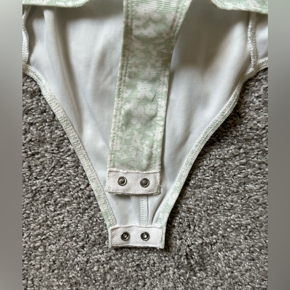 Le Lis Collection Rouched Bodysuit - Picture 10 of 11